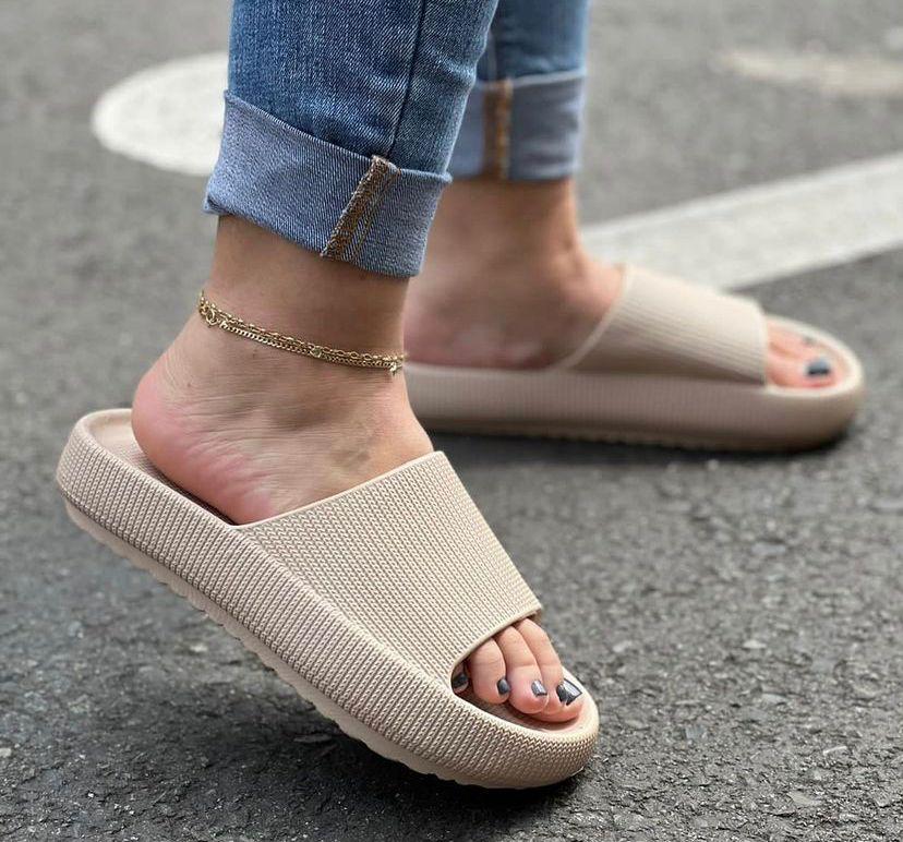 OFERTA** PANTUFLAS UNISEX SUELA EVA **VIERNES NEGRO***